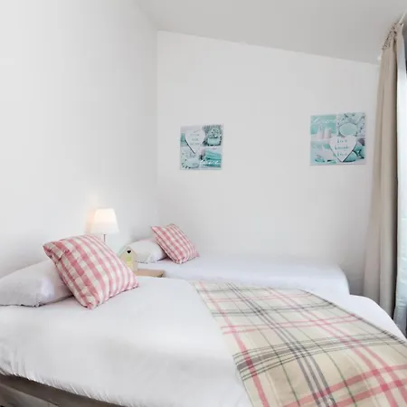 Apartament Cornellalux 2 *