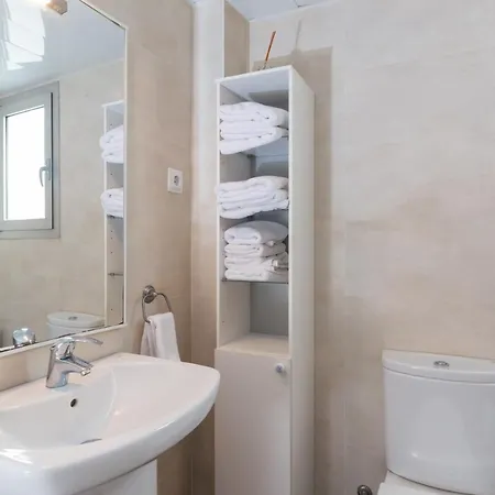 Cornellalux 2 Apartamento *